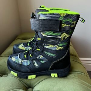 Quest Menace Winter Snow Boots Boys 3 Black Green Camo
